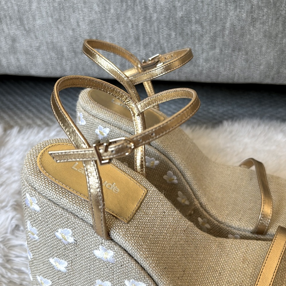 Larroude Wanda Platform Sandals in Gold Leather & Daisy Tan Raffia Rare - Picture 7 of 16